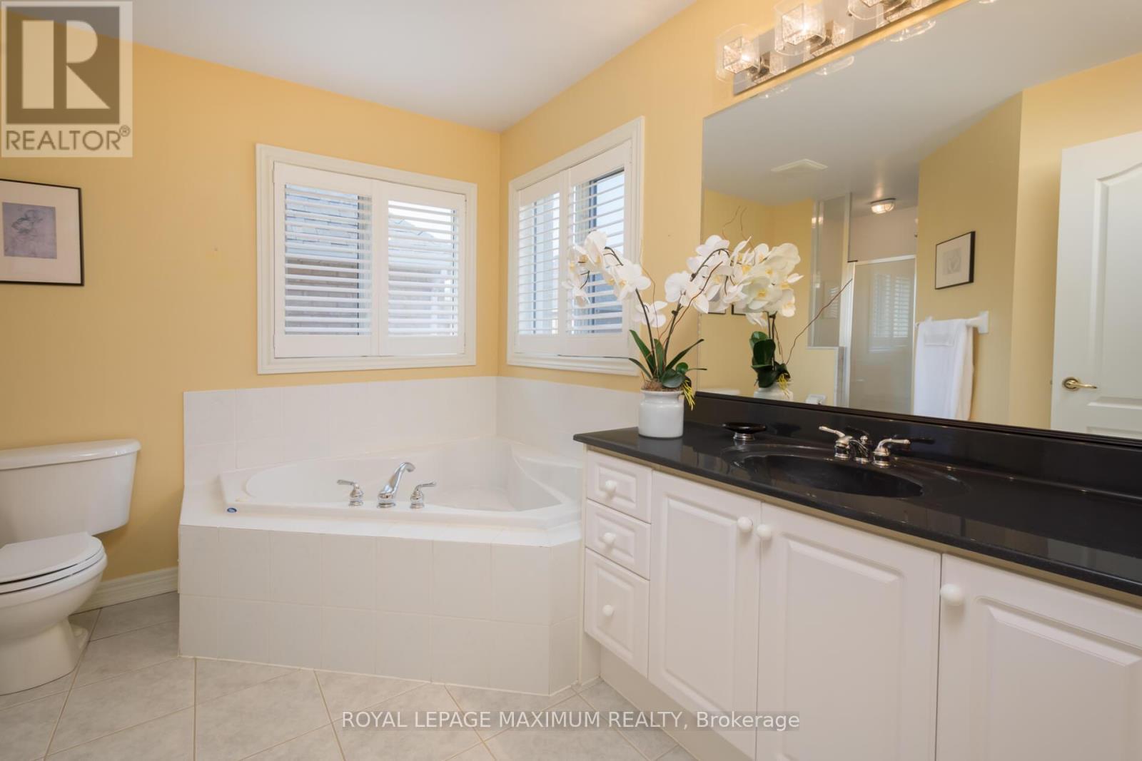 












16 SAINT CLARE BOULEVARD

,
Vaughan,




Ontario
L4H2A2

