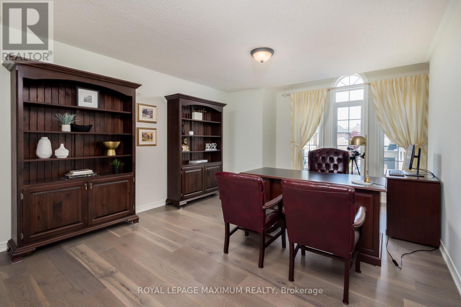 












16 SAINT CLARE BOULEVARD

,
Vaughan,




Ontario
L4H2A2

