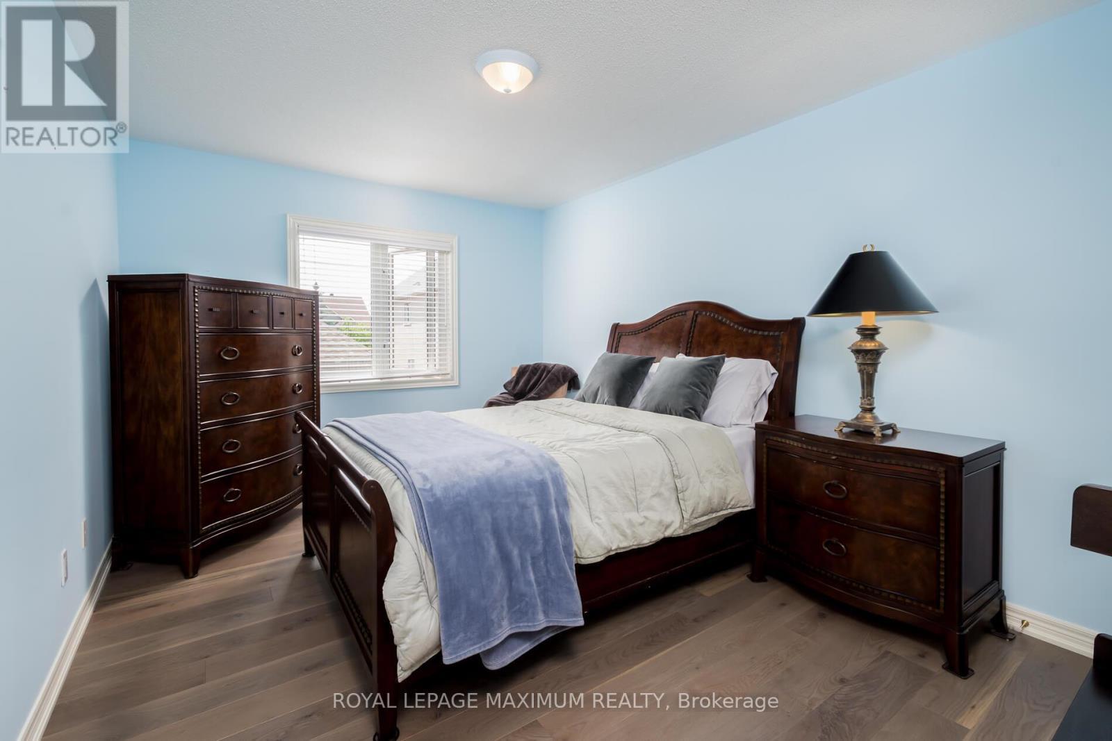 












16 SAINT CLARE BOULEVARD

,
Vaughan,




Ontario
L4H2A2

