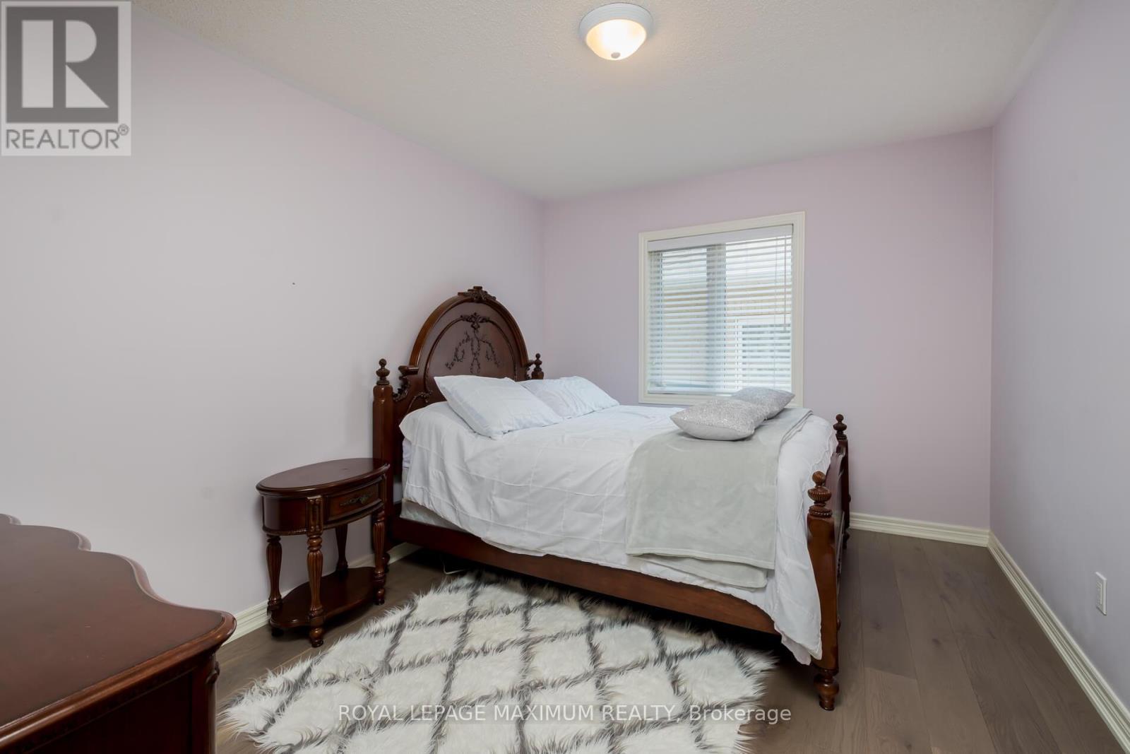 












16 SAINT CLARE BOULEVARD

,
Vaughan,




Ontario
L4H2A2

