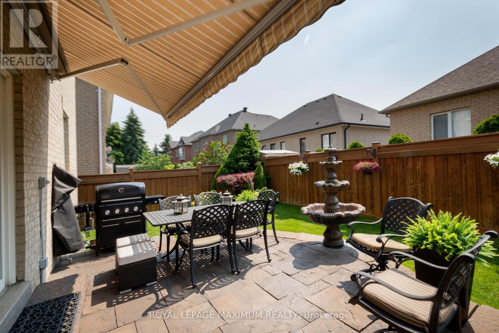 












16 SAINT CLARE BOULEVARD

,
Vaughan,




Ontario
L4H2A2

