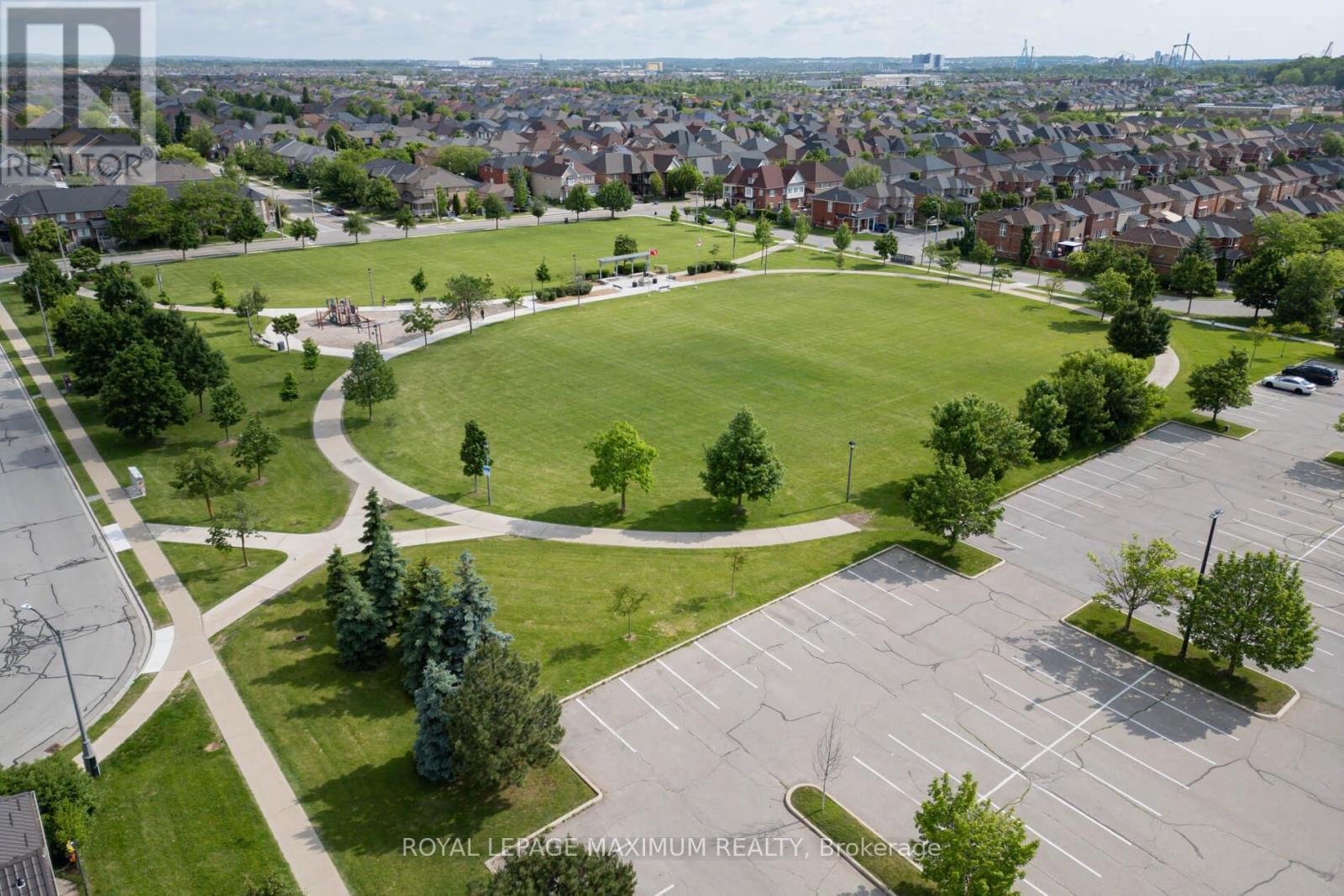 












16 SAINT CLARE BOULEVARD

,
Vaughan,




Ontario
L4H2A2

