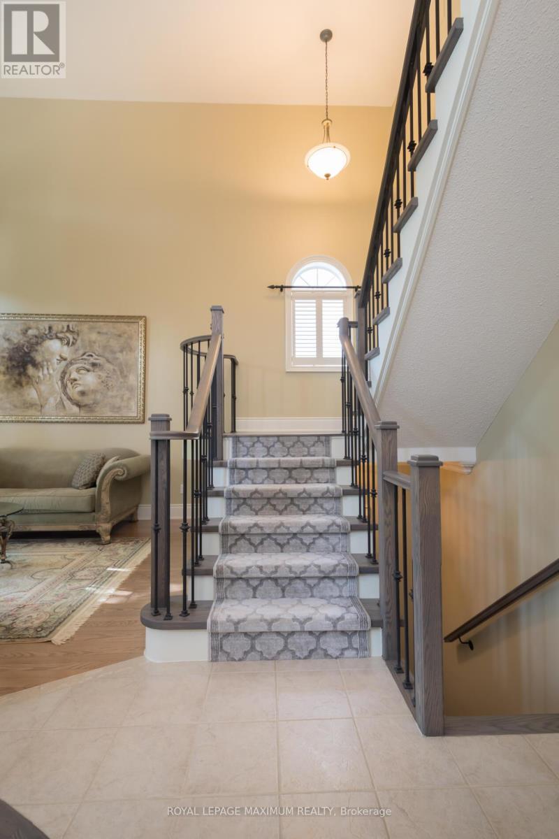 












16 SAINT CLARE BOULEVARD

,
Vaughan,




Ontario
L4H2A2

