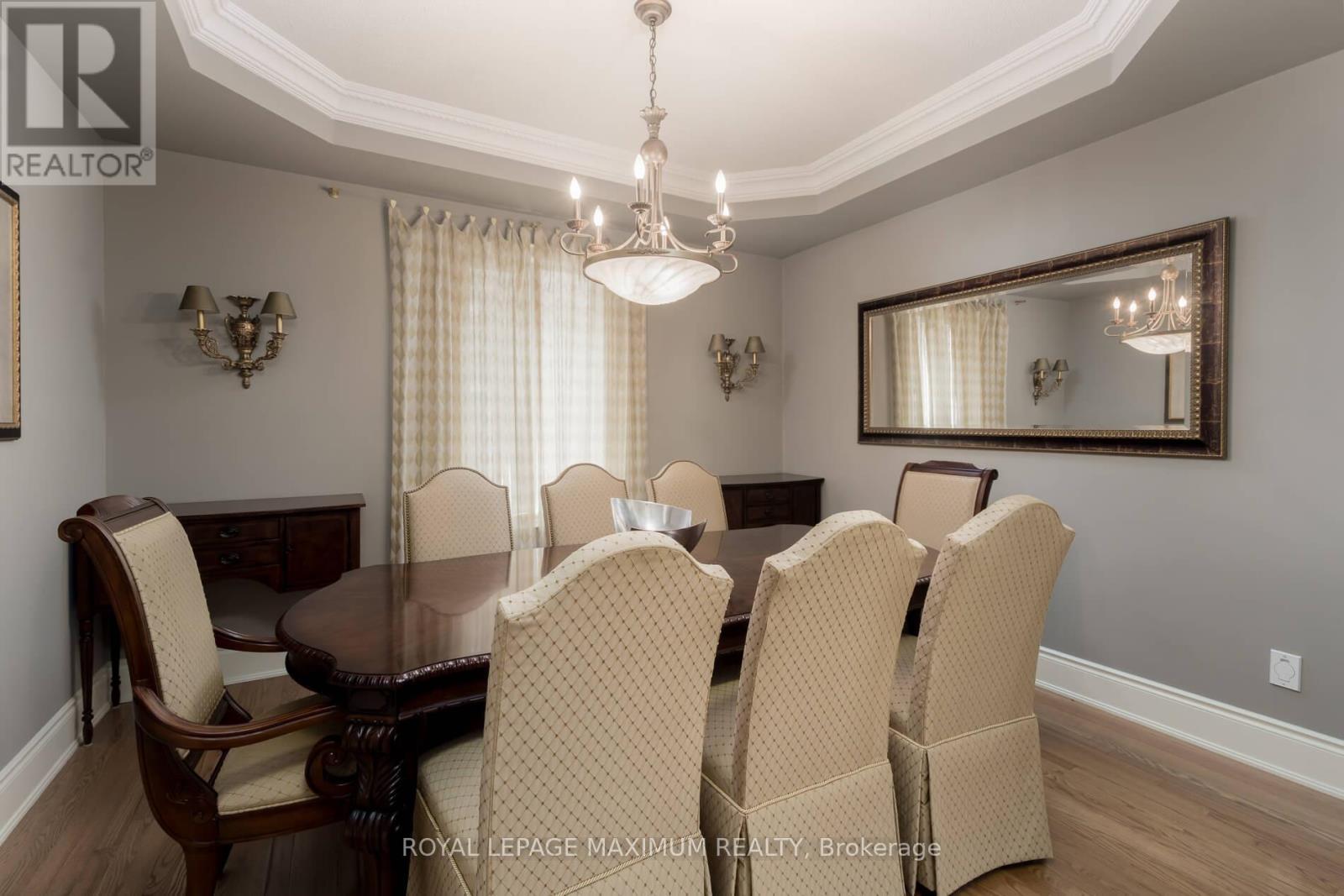 












16 SAINT CLARE BOULEVARD

,
Vaughan,




Ontario
L4H2A2

