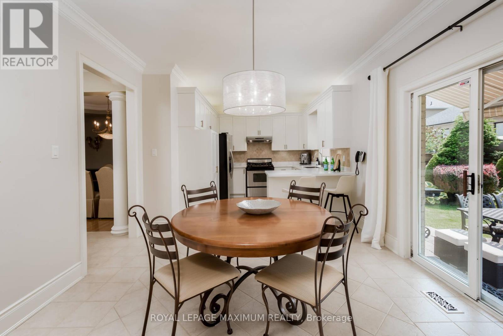 












16 SAINT CLARE BOULEVARD

,
Vaughan,




Ontario
L4H2A2

