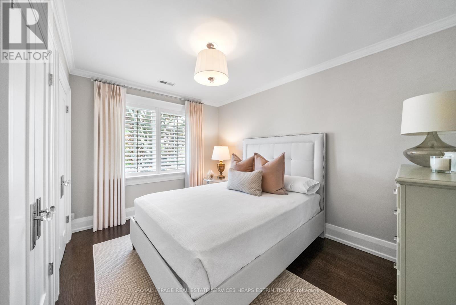 












289 HEATH STREET E

,
Toronto,




Ontario
M4T1T3

