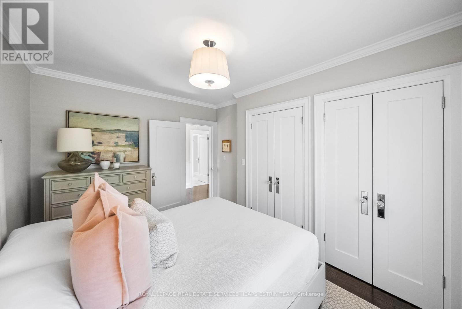 












289 HEATH STREET E

,
Toronto,




Ontario
M4T1T3

