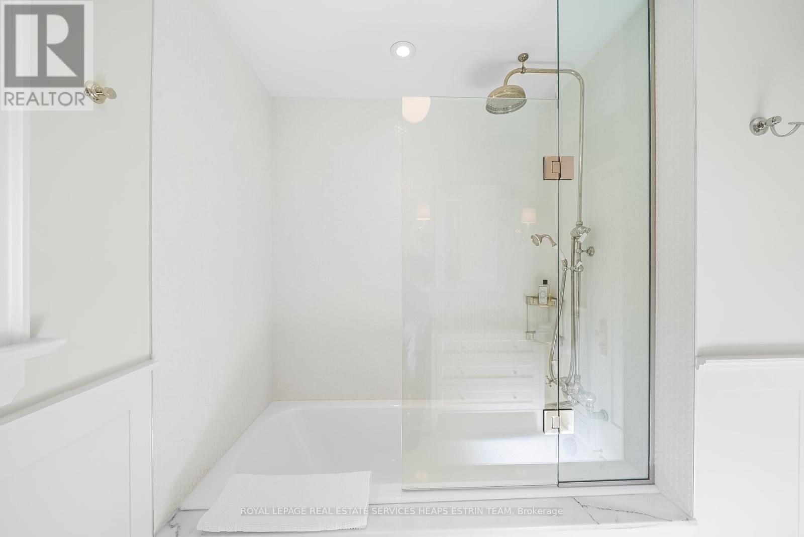 












289 HEATH STREET E

,
Toronto,




Ontario
M4T1T3

