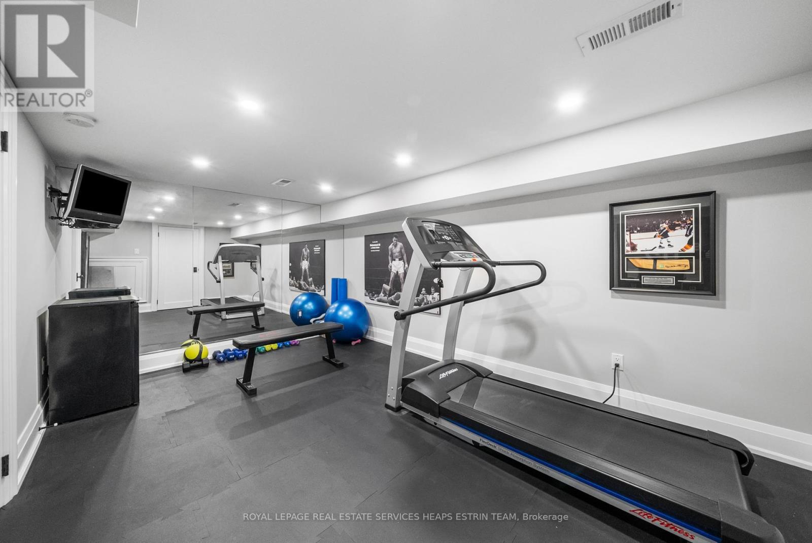












289 HEATH STREET E

,
Toronto,




Ontario
M4T1T3

