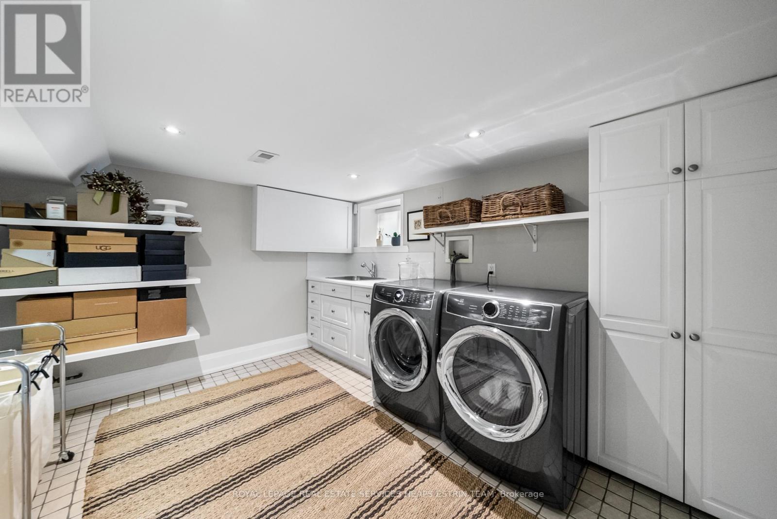 












289 HEATH STREET E

,
Toronto,




Ontario
M4T1T3

