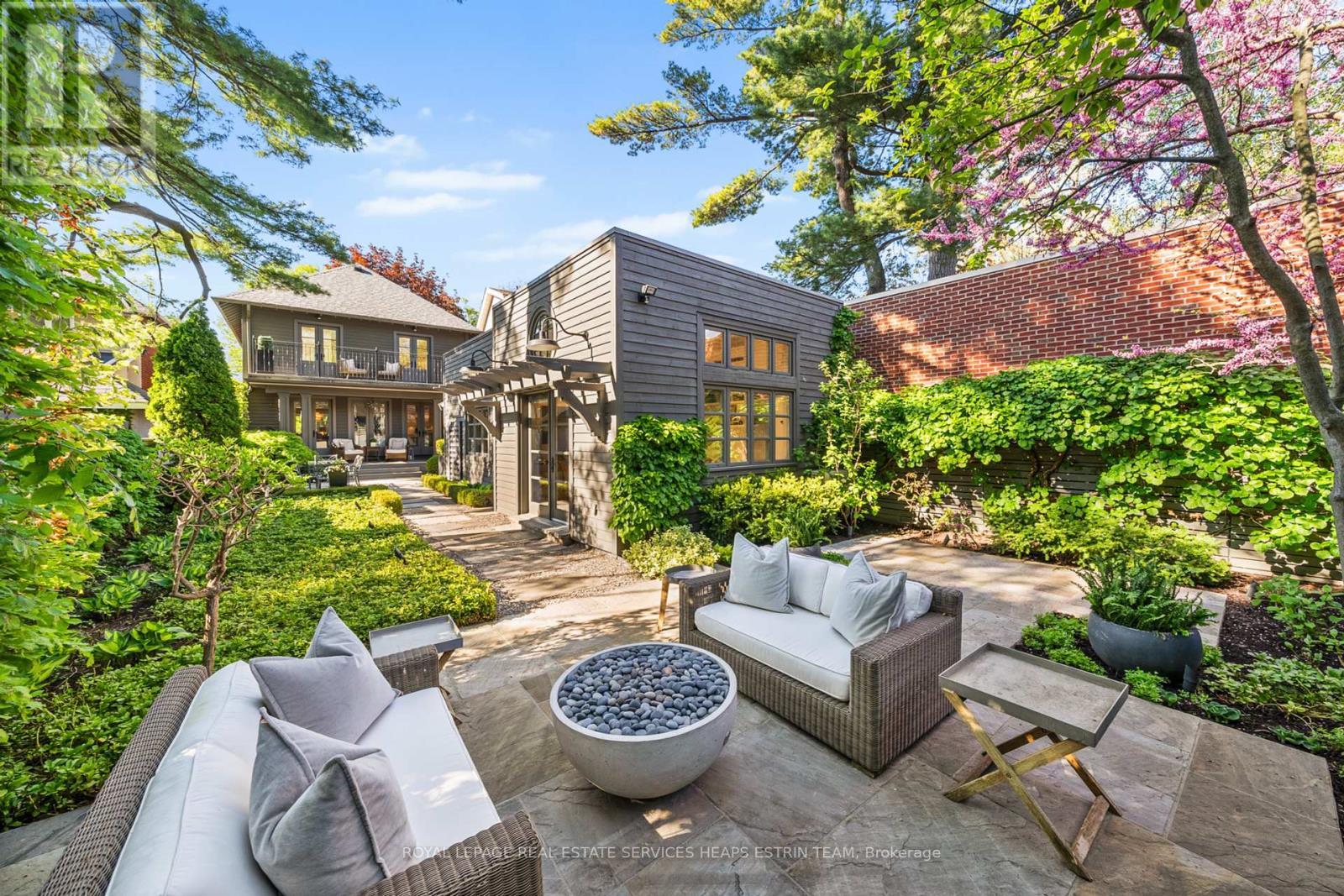 












289 HEATH STREET E

,
Toronto,




Ontario
M4T1T3

