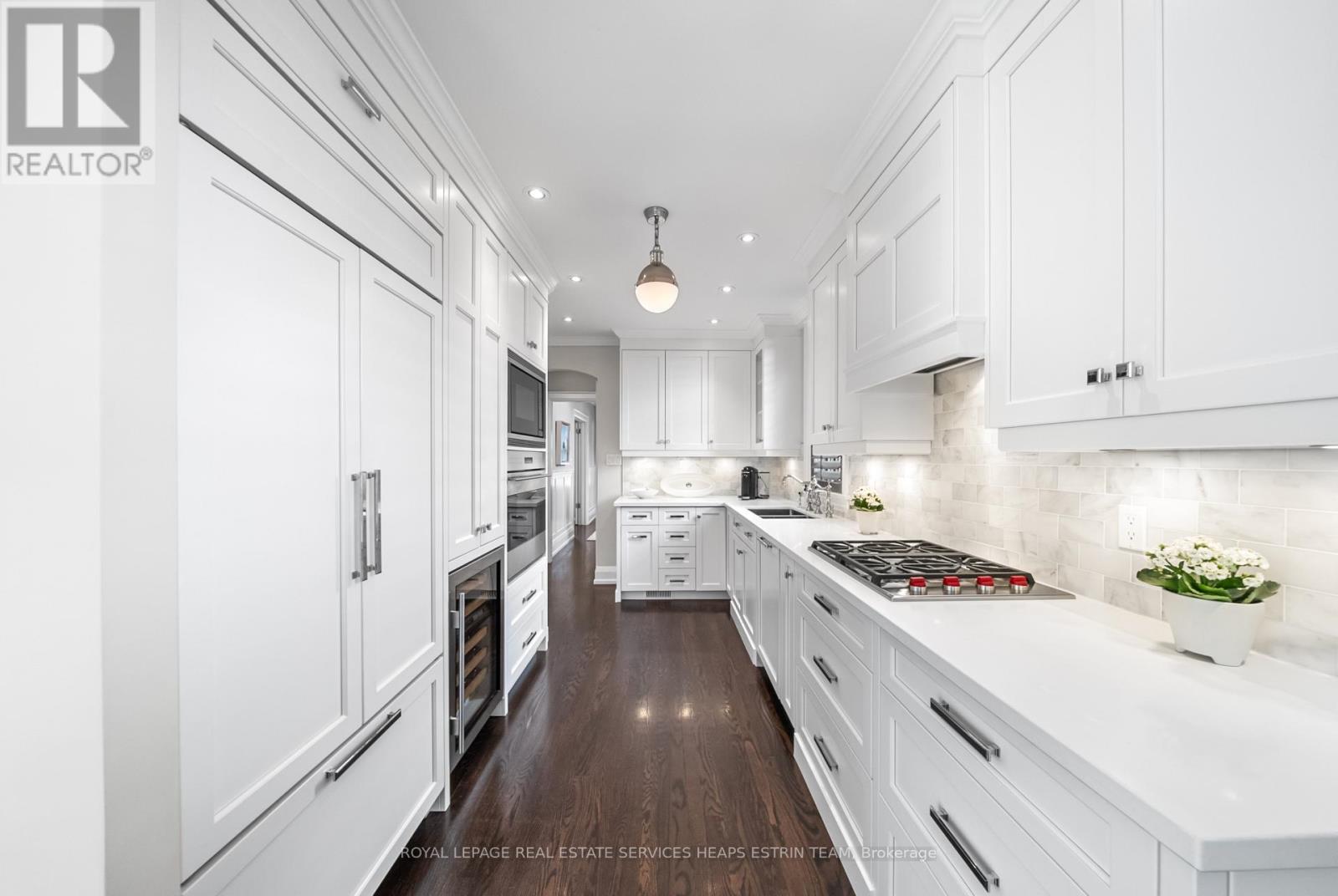 












289 HEATH STREET E

,
Toronto,




Ontario
M4T1T3


