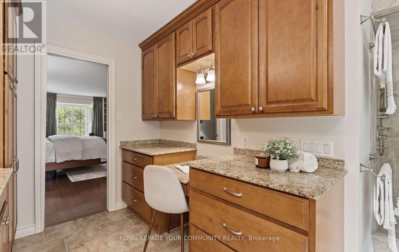 












56 PETCH CRESCENT

,
Aurora,




Ontario
L4G5N9

