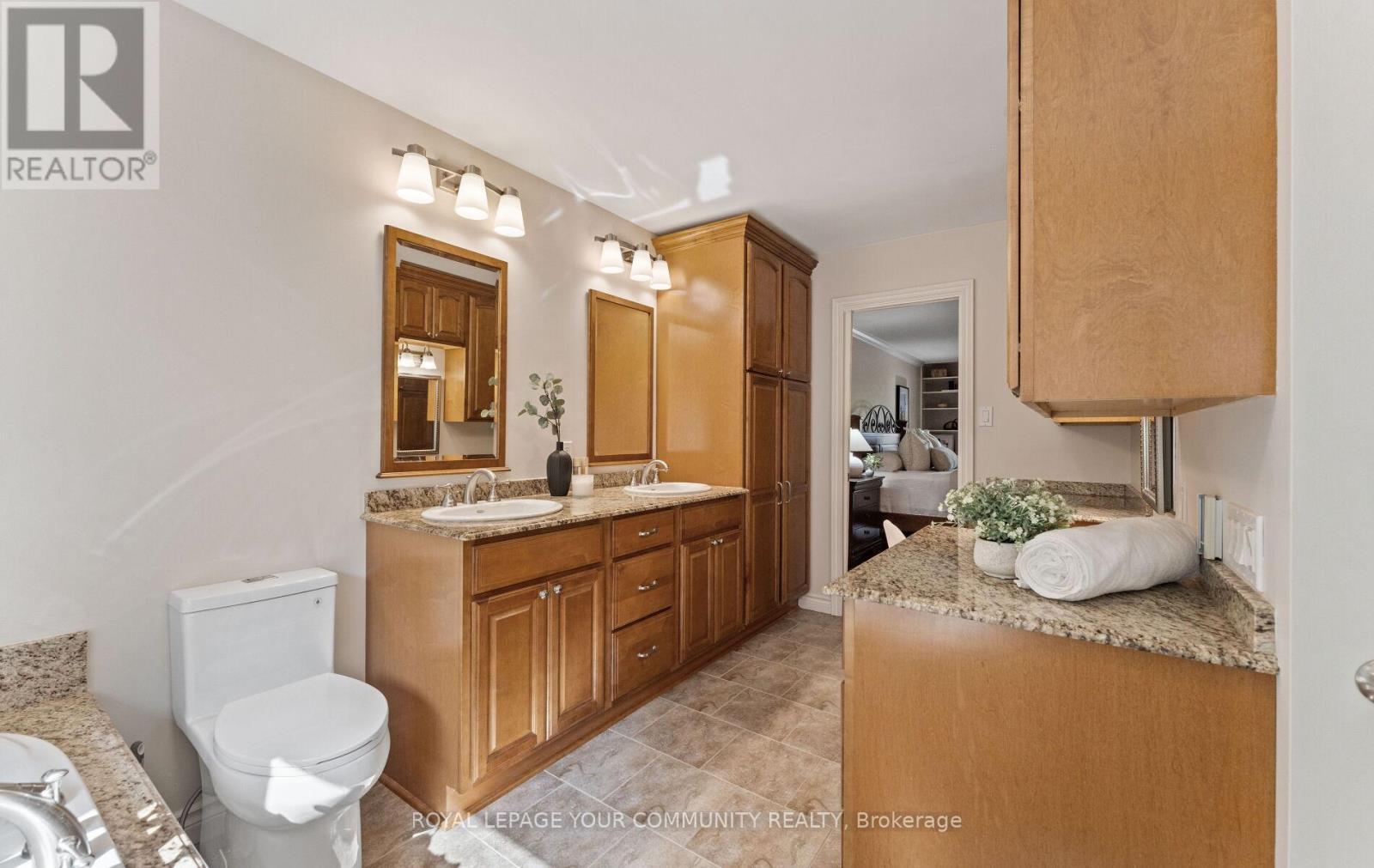 












56 PETCH CRESCENT

,
Aurora,




Ontario
L4G5N9

