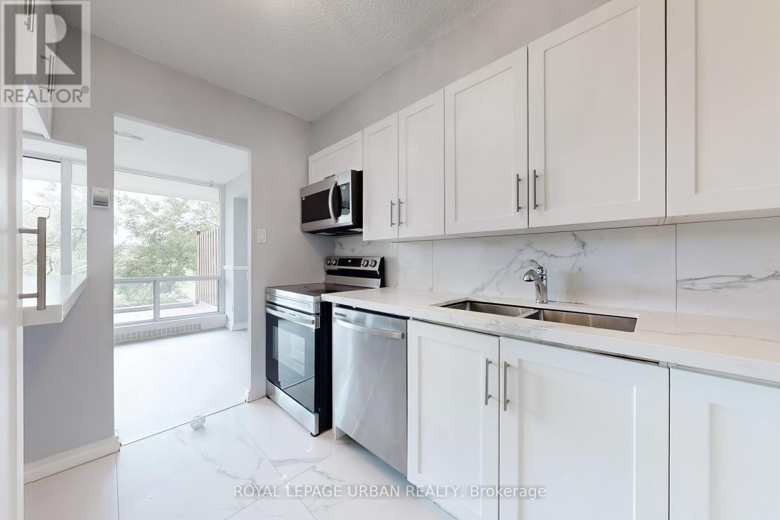 












102 - 20 SUNRISE AVENUE

,
Toronto,




Ontario
M4A2R2


