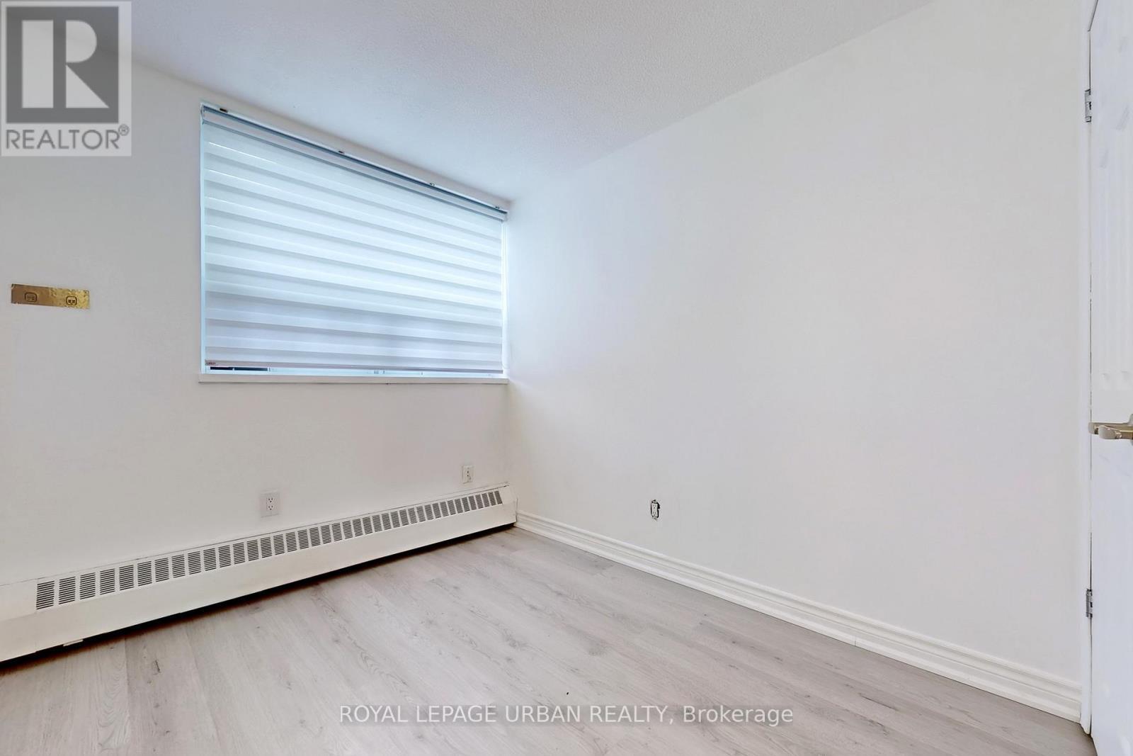












102 - 20 SUNRISE AVENUE

,
Toronto,




Ontario
M4A2R2

