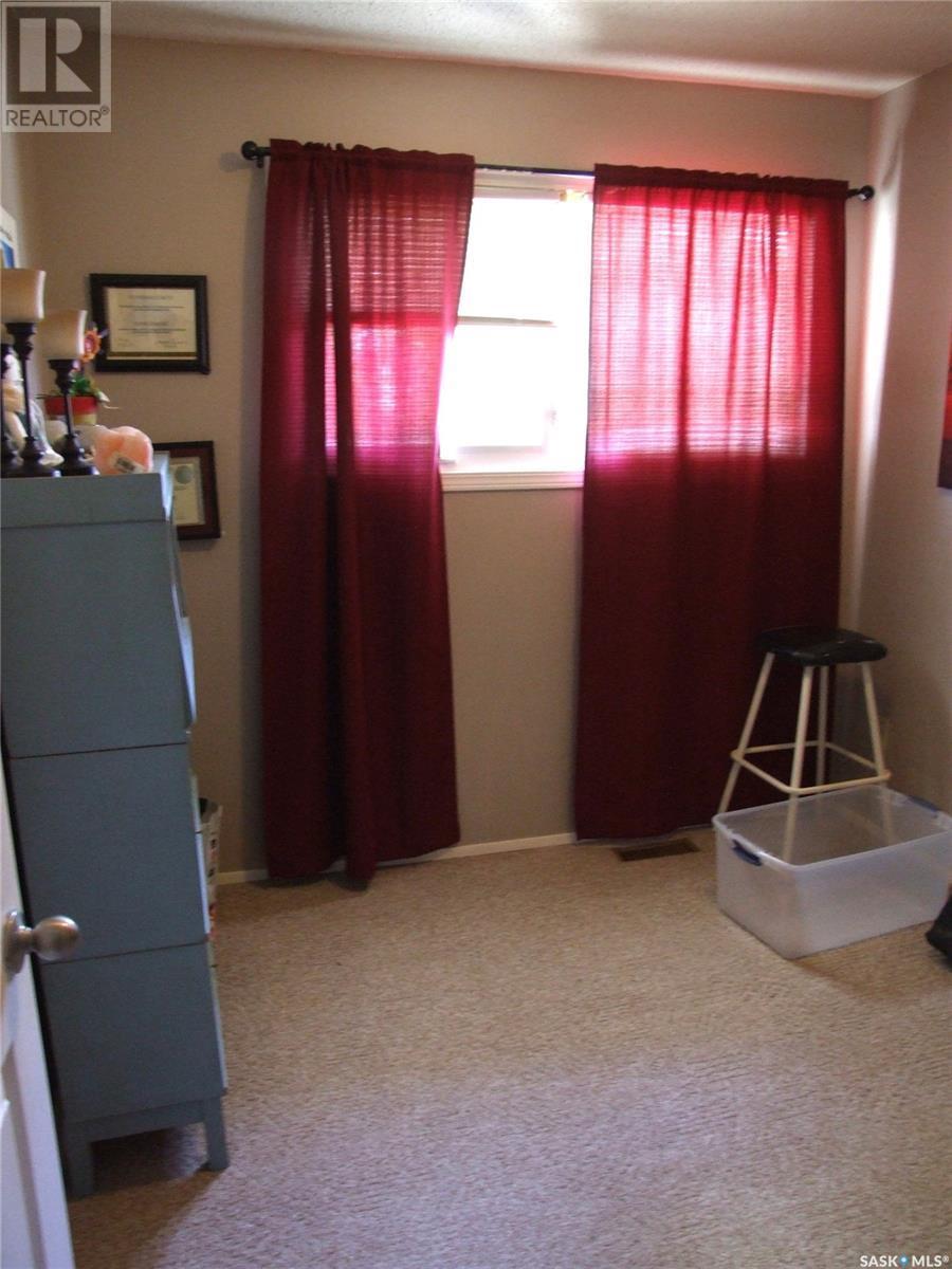 












114 3rd STREET E

,
Leader,




Saskatchewan
S0N1H0

