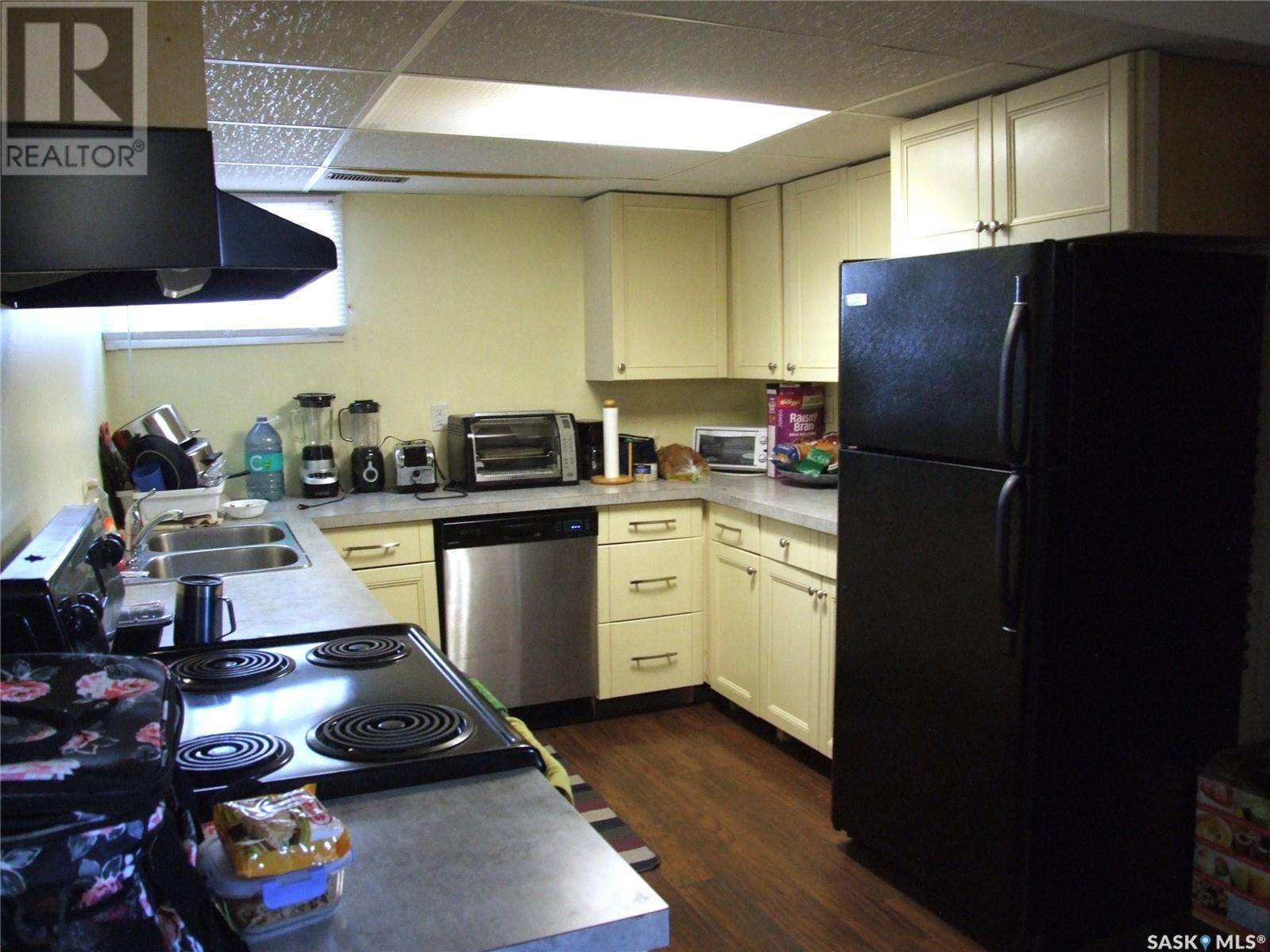 












114 3rd STREET E

,
Leader,




Saskatchewan
S0N1H0

