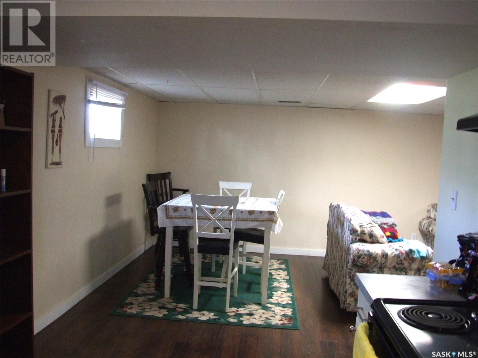 












114 3rd STREET E

,
Leader,




Saskatchewan
S0N1H0

