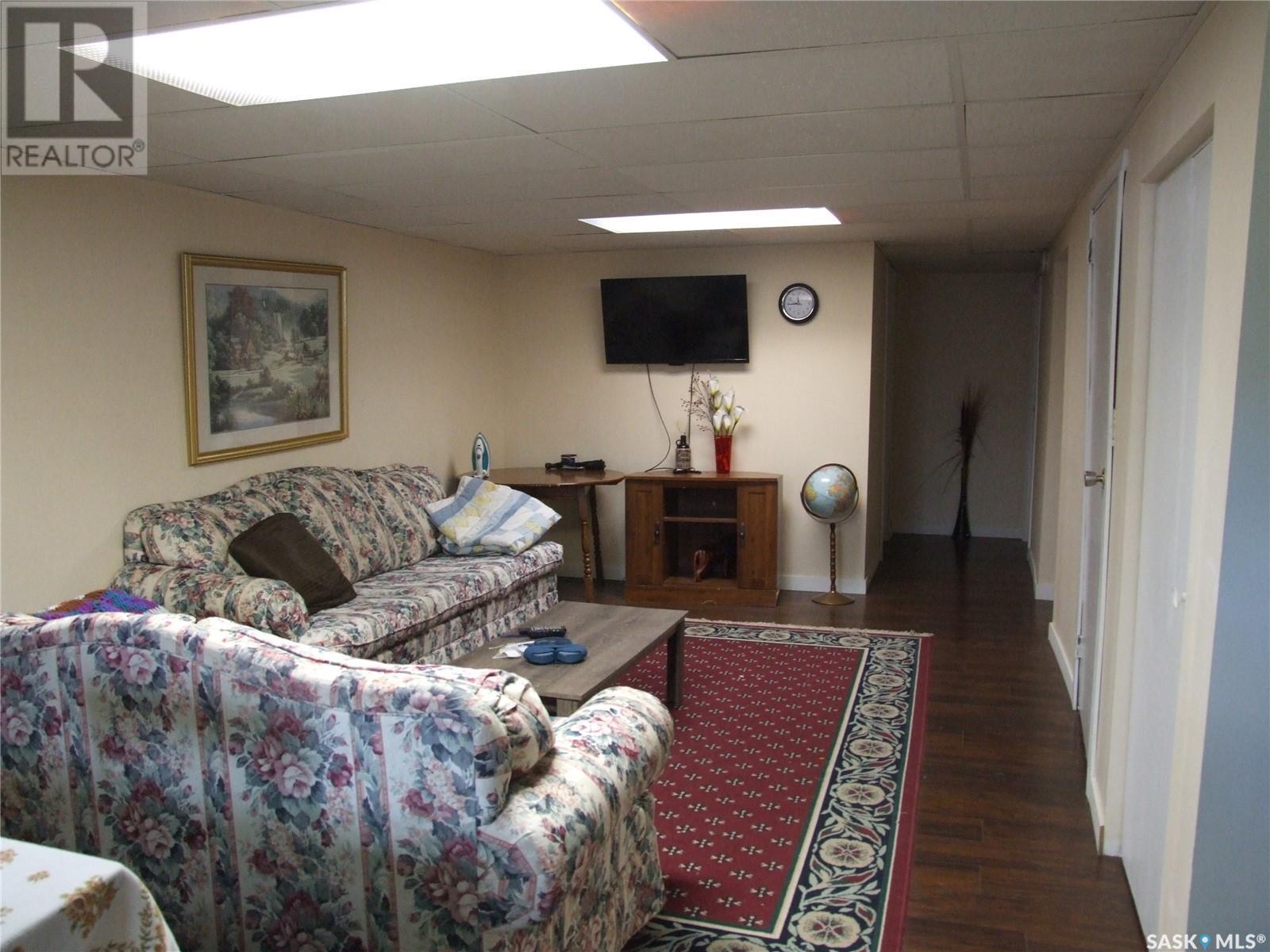 












114 3rd STREET E

,
Leader,




Saskatchewan
S0N1H0

