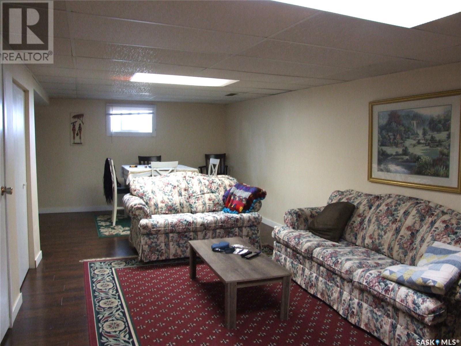 












114 3rd STREET E

,
Leader,




Saskatchewan
S0N1H0

