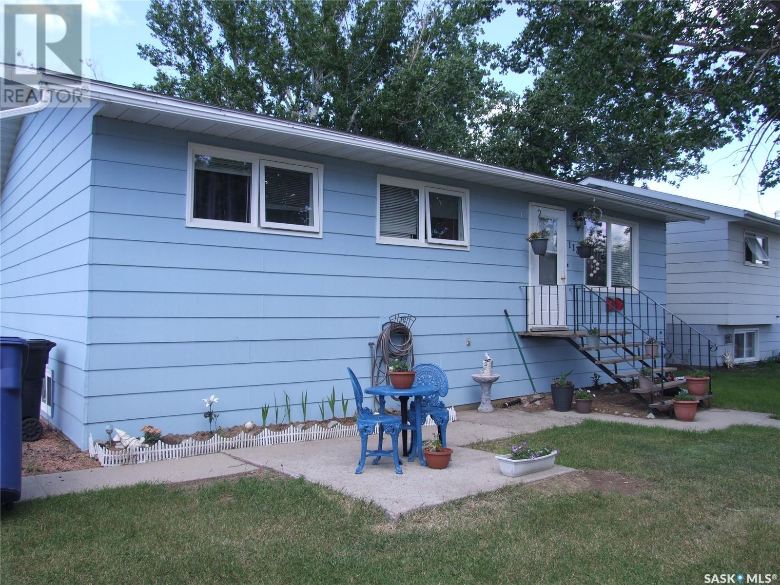 












114 3rd STREET E

,
Leader,




Saskatchewan
S0N1H0

