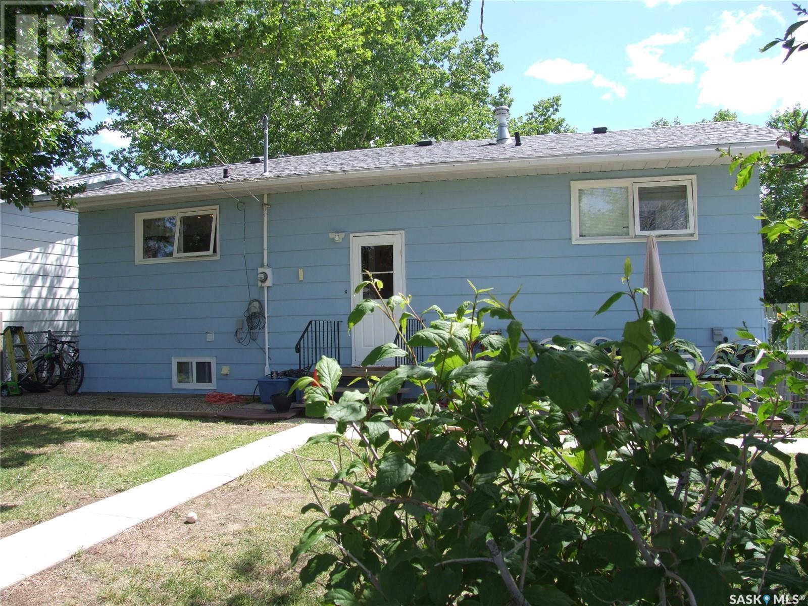 












114 3rd STREET E

,
Leader,




Saskatchewan
S0N1H0

