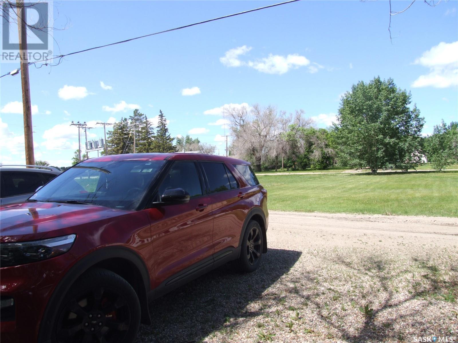 












114 3rd STREET E

,
Leader,




Saskatchewan
S0N1H0


