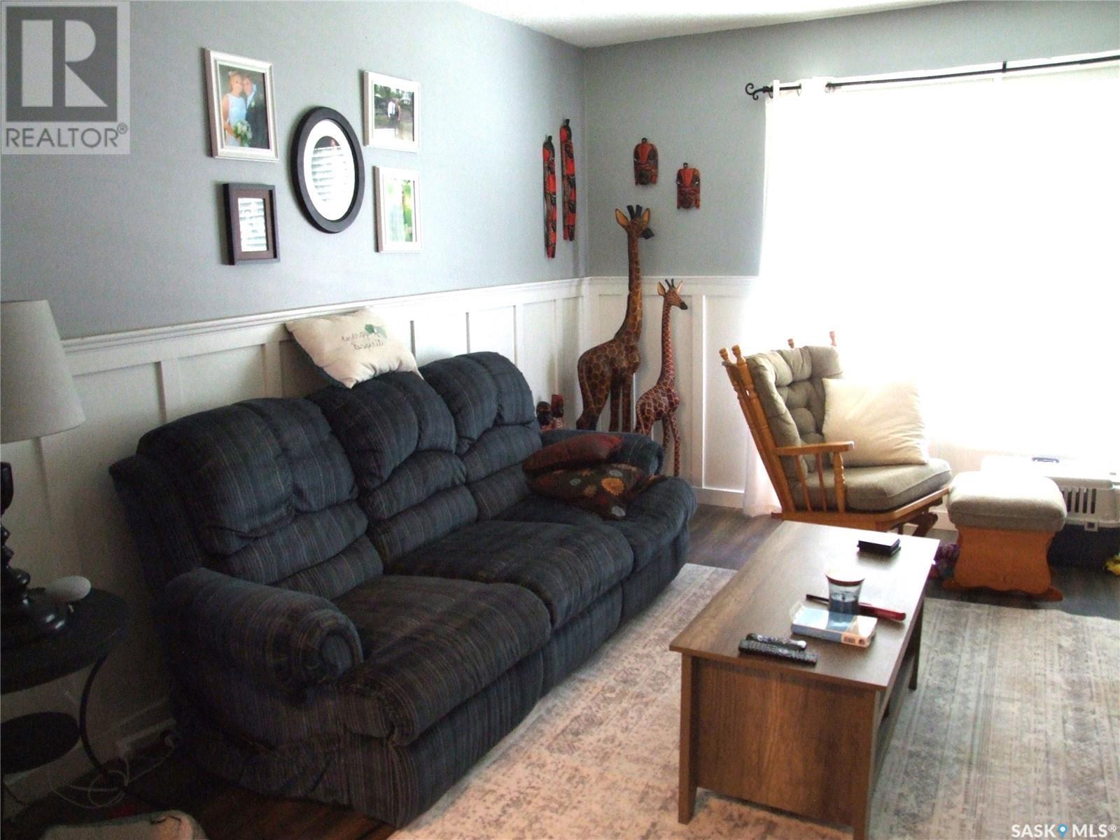












114 3rd STREET E

,
Leader,




Saskatchewan
S0N1H0

