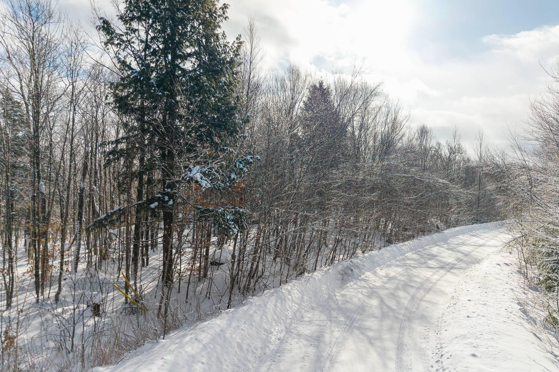 












Rue de Rennes

,
Eastman,







QC
J0E1P0

