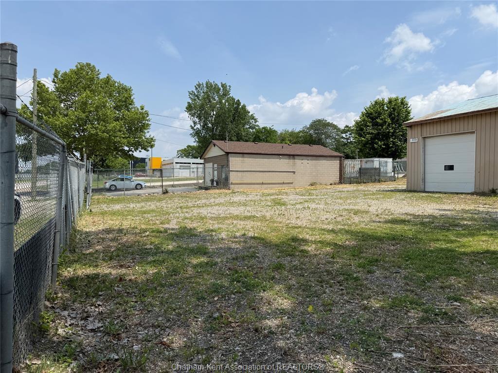 









3715


Russell

Street,
Windsor,




ON
N9C 1E9

