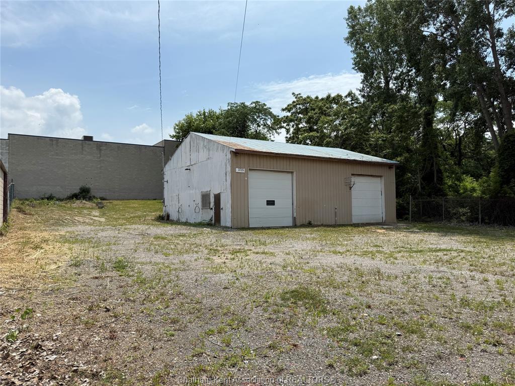 









3715


Russell

Street,
Windsor,




ON
N9C 1E9

