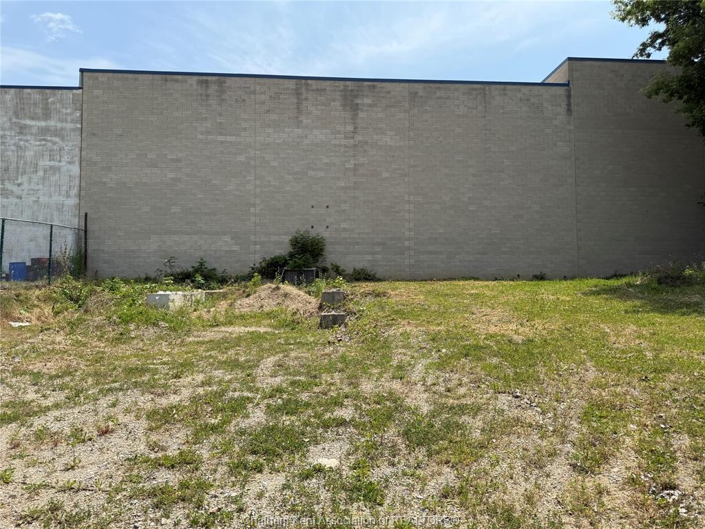 









3715


Russell

Street,
Windsor,




ON
N9C 1E9

