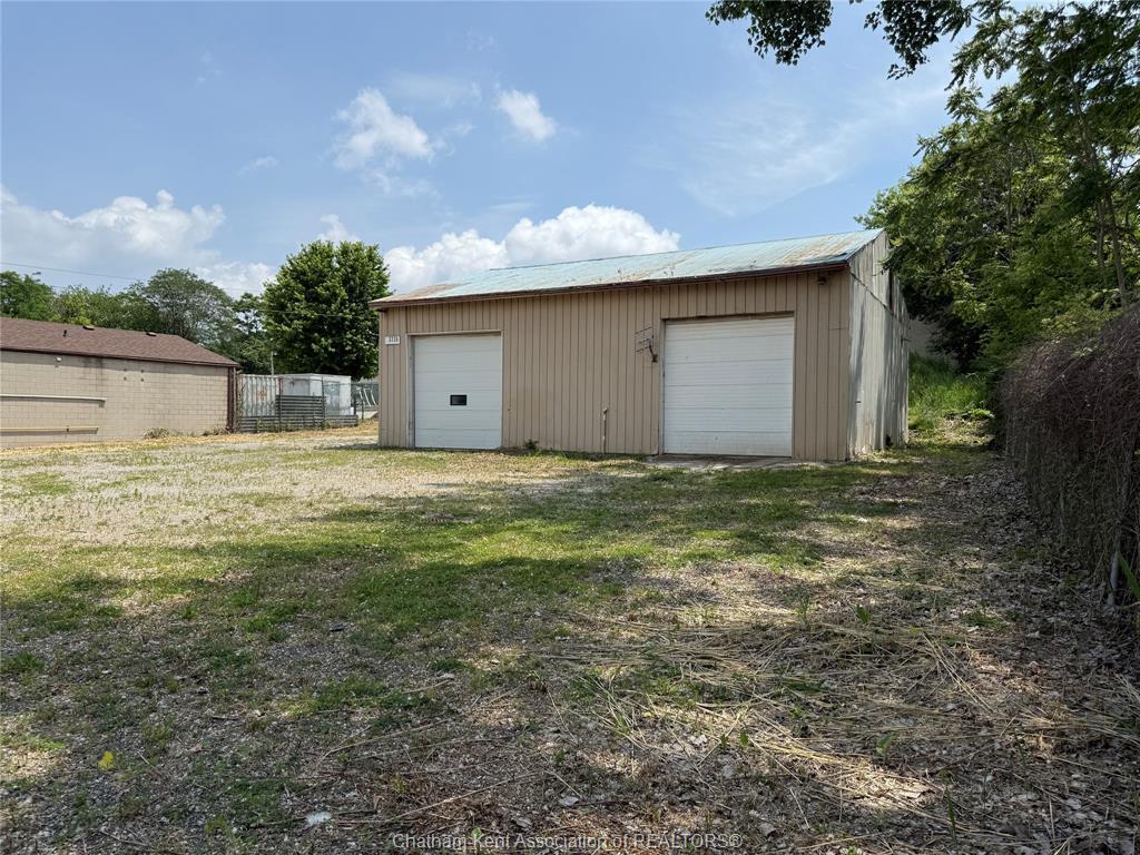 









3715


Russell

Street,
Windsor,




ON
N9C 1E9

