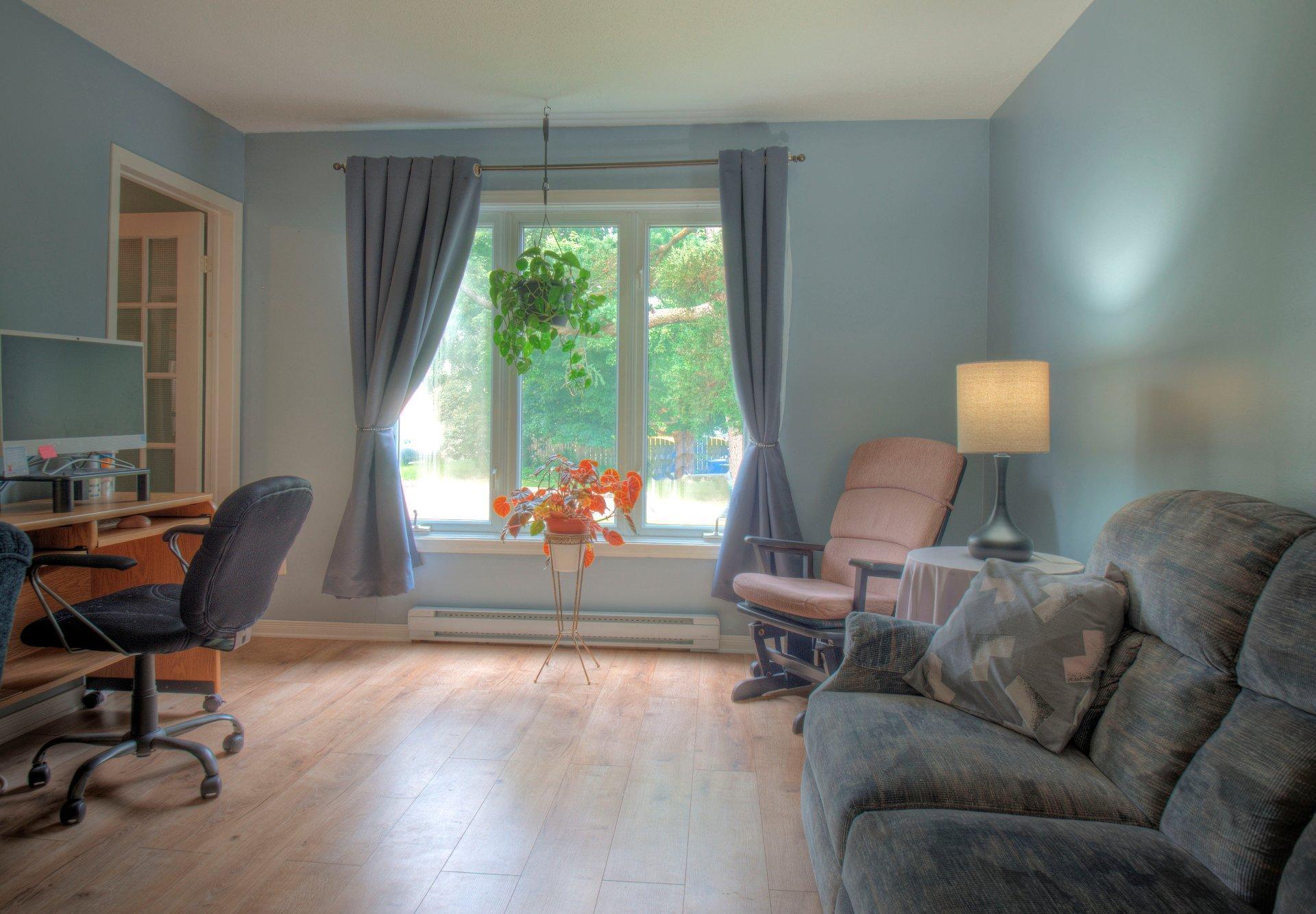 









9


Rue de Louisbourg

,
Gatineau (Aylmer),




QC
J9H2M9

