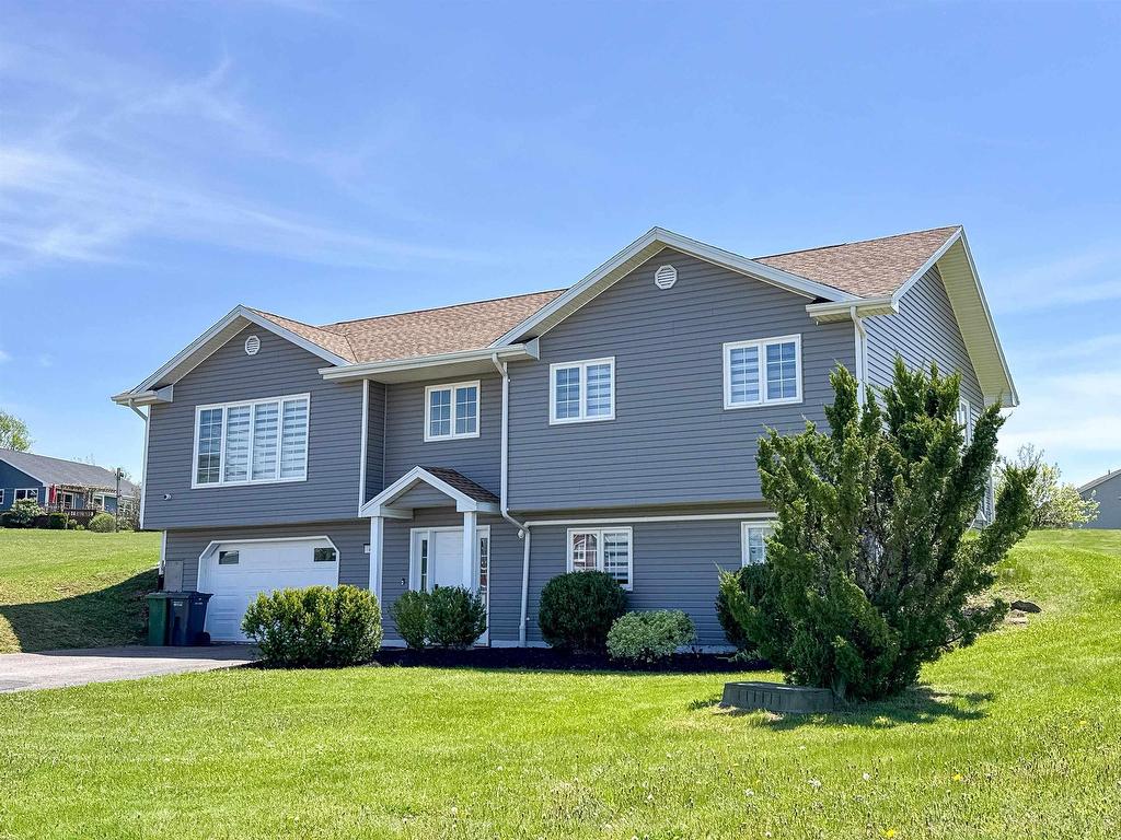 












46 Maclauchlan Drive

,
Stratford,




PE
C1B 1M2

