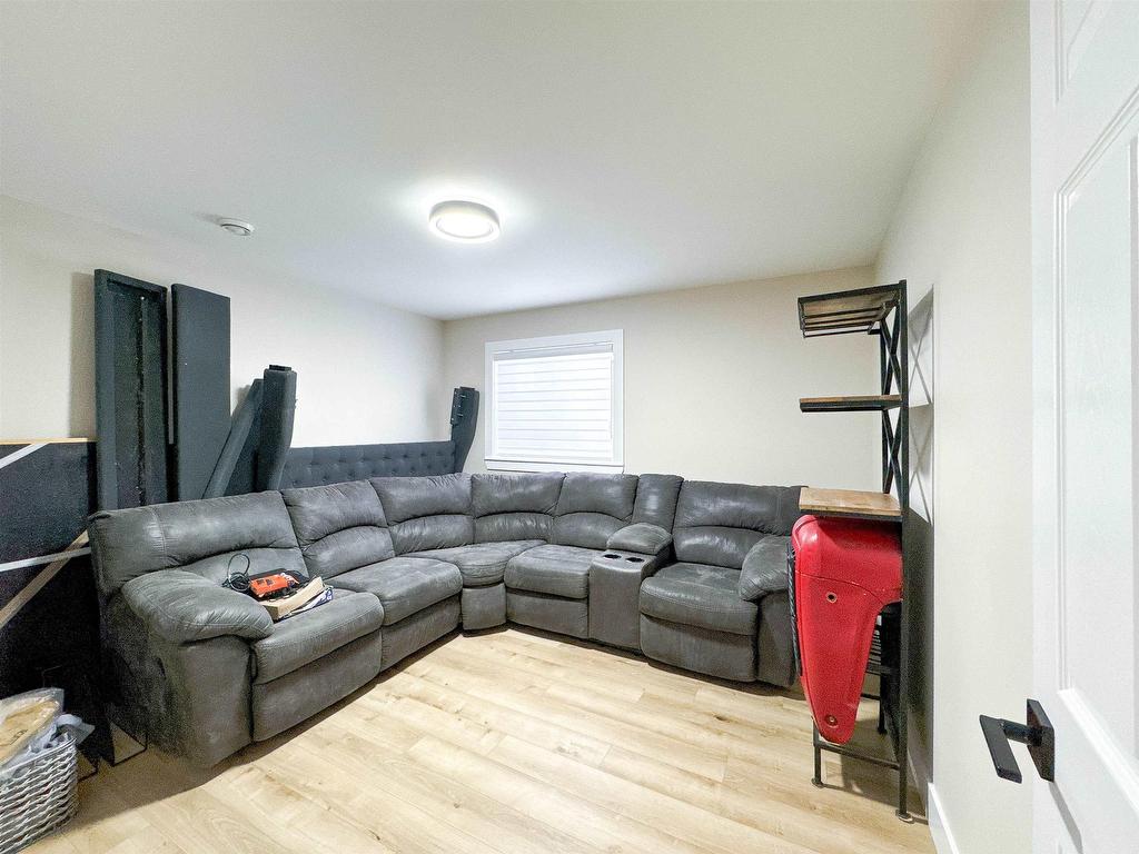 












46 Maclauchlan Drive

,
Stratford,




PE
C1B 1M2

