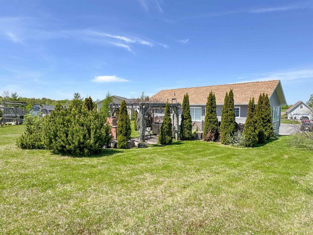 












46 Maclauchlan Drive

,
Stratford,




PE
C1B 1M2

