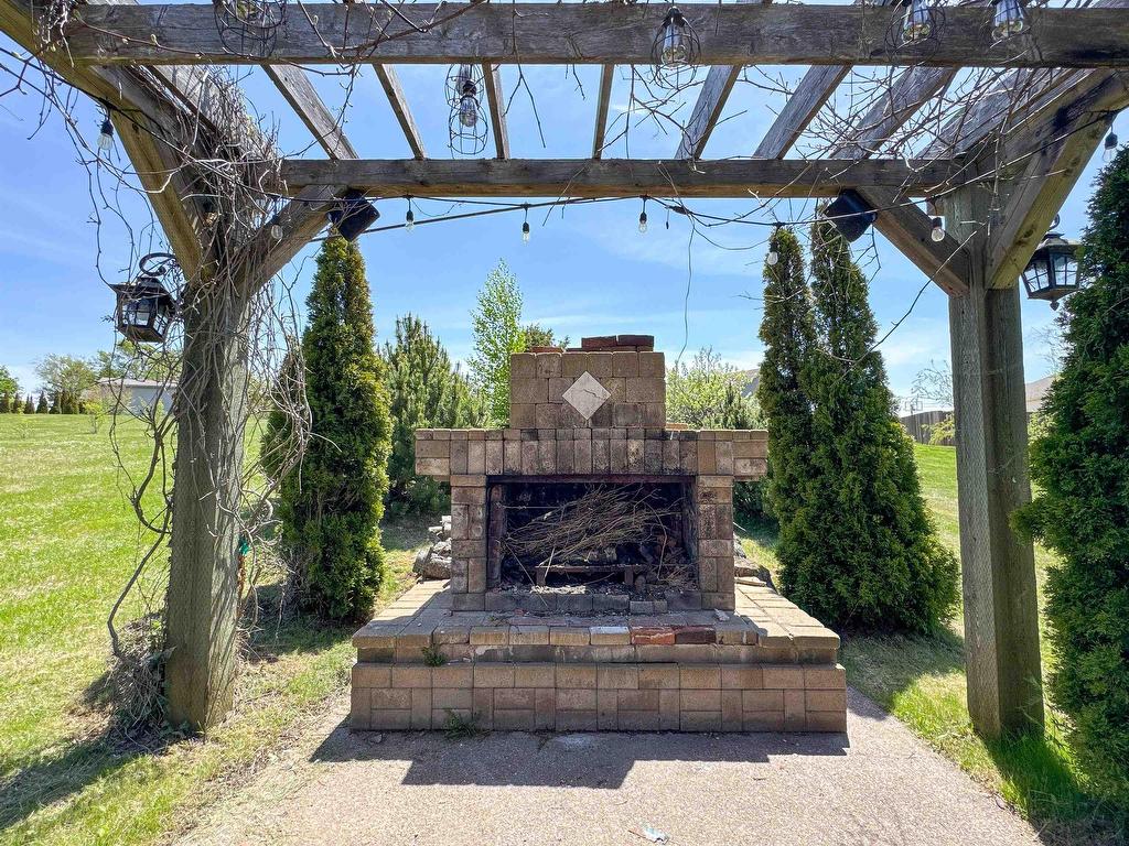












46 Maclauchlan Drive

,
Stratford,




PE
C1B 1M2

