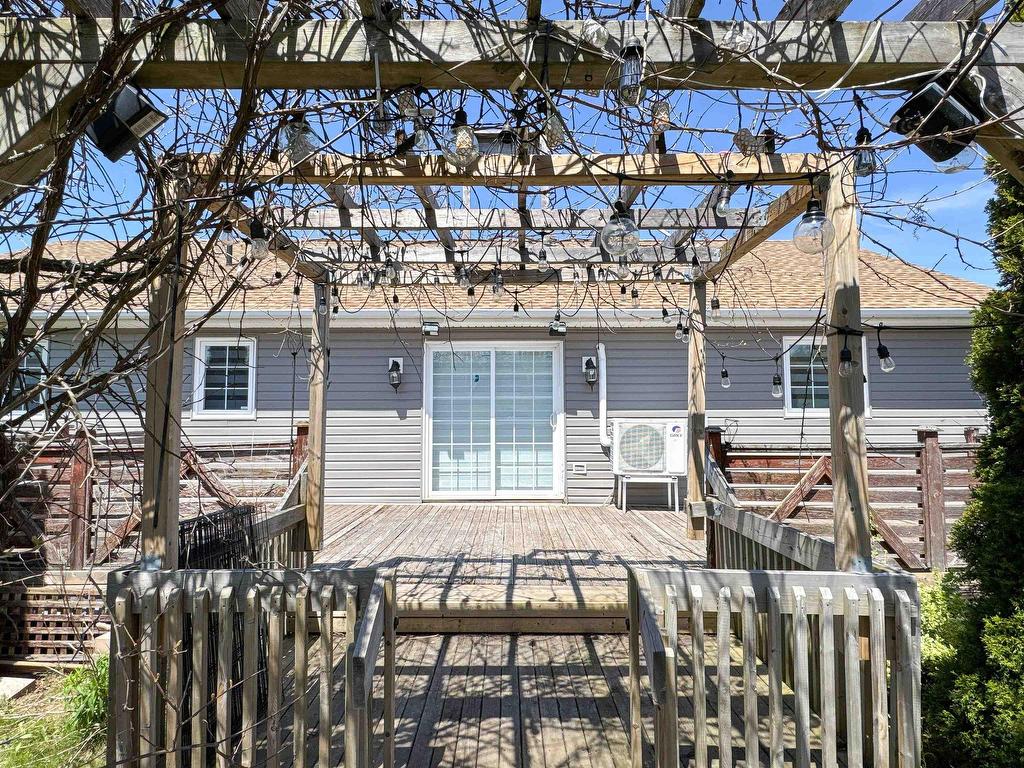 












46 Maclauchlan Drive

,
Stratford,




PE
C1B 1M2

