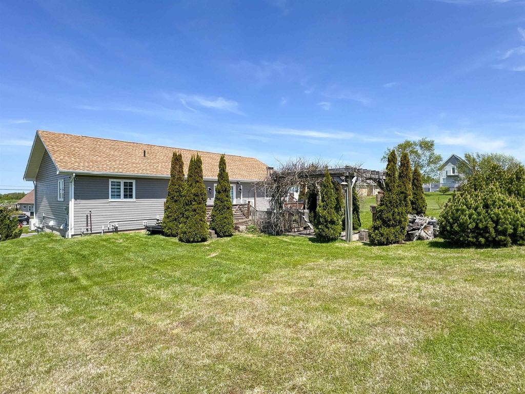 












46 Maclauchlan Drive

,
Stratford,




PE
C1B 1M2

