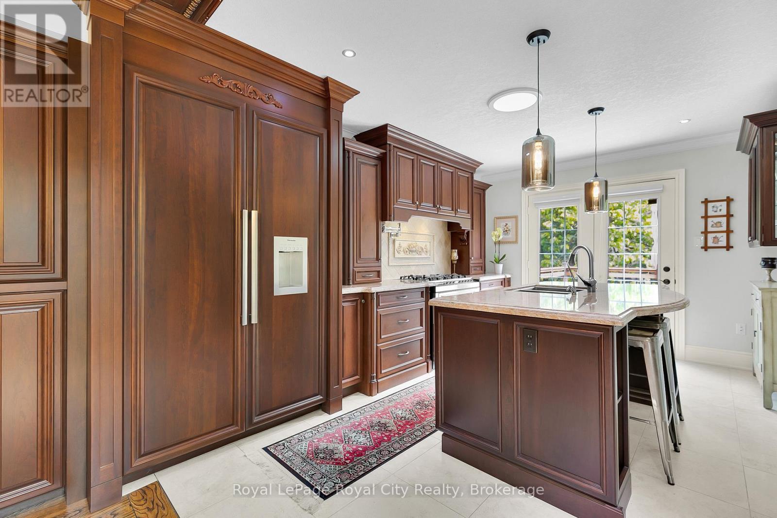 












18 WHITETAIL COURT

,
Guelph (Kortright East),




Ontario
N1L1H6

