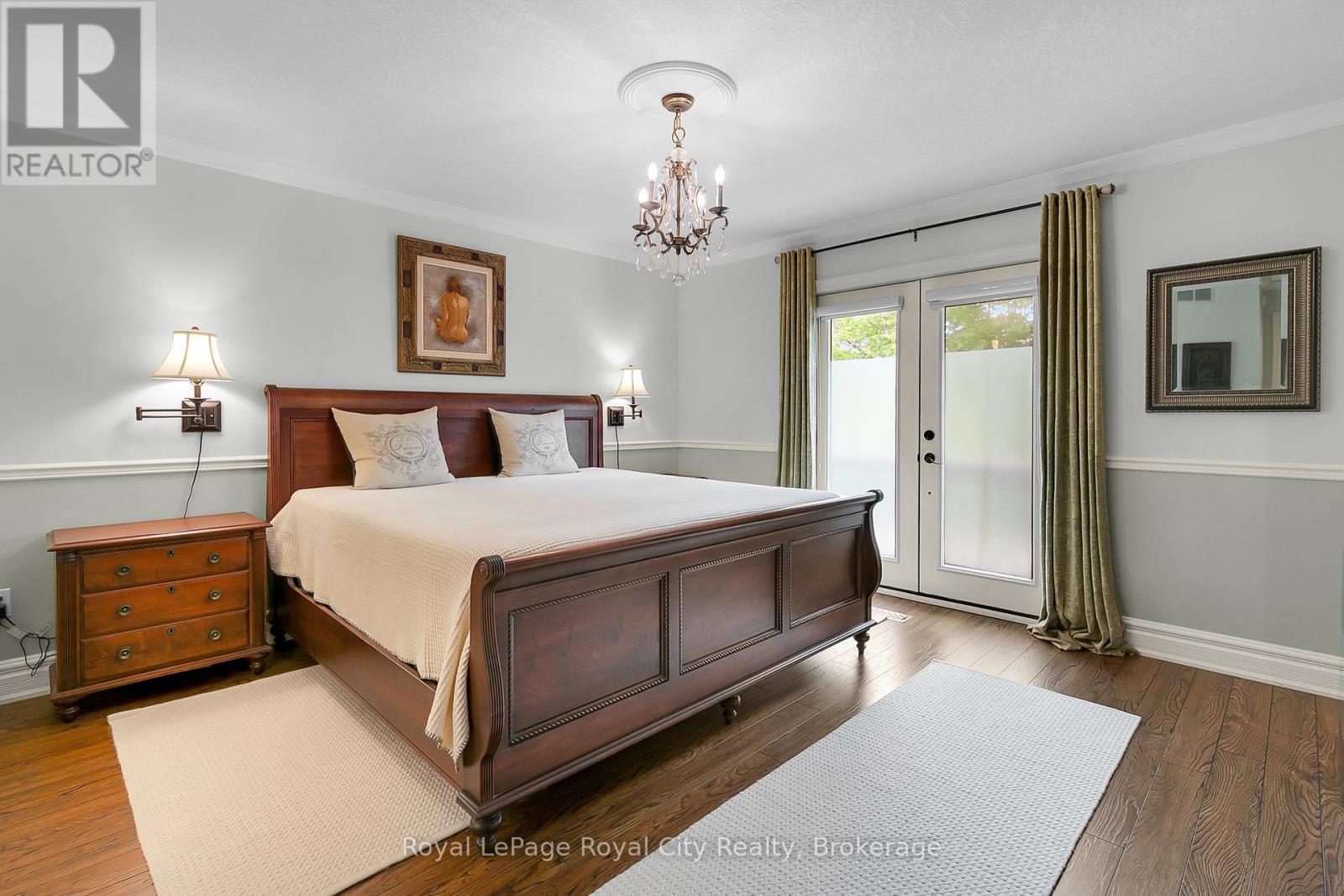 












18 WHITETAIL COURT

,
Guelph (Kortright East),




Ontario
N1L1H6

