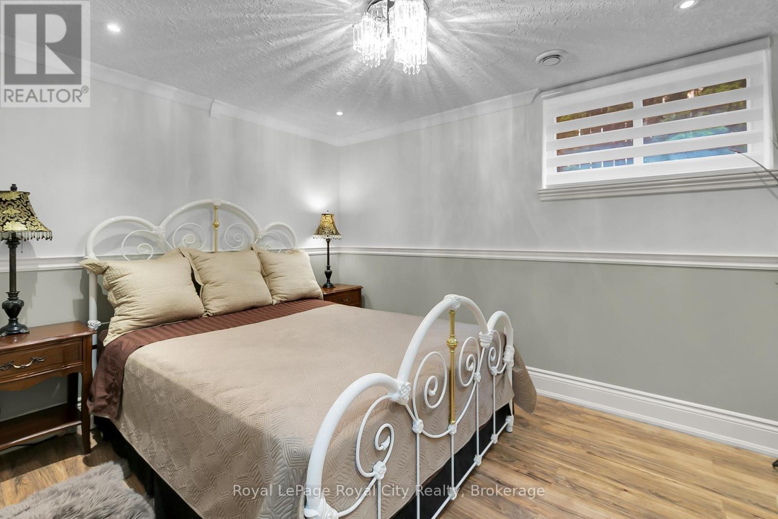 












18 WHITETAIL COURT

,
Guelph (Kortright East),




Ontario
N1L1H6

