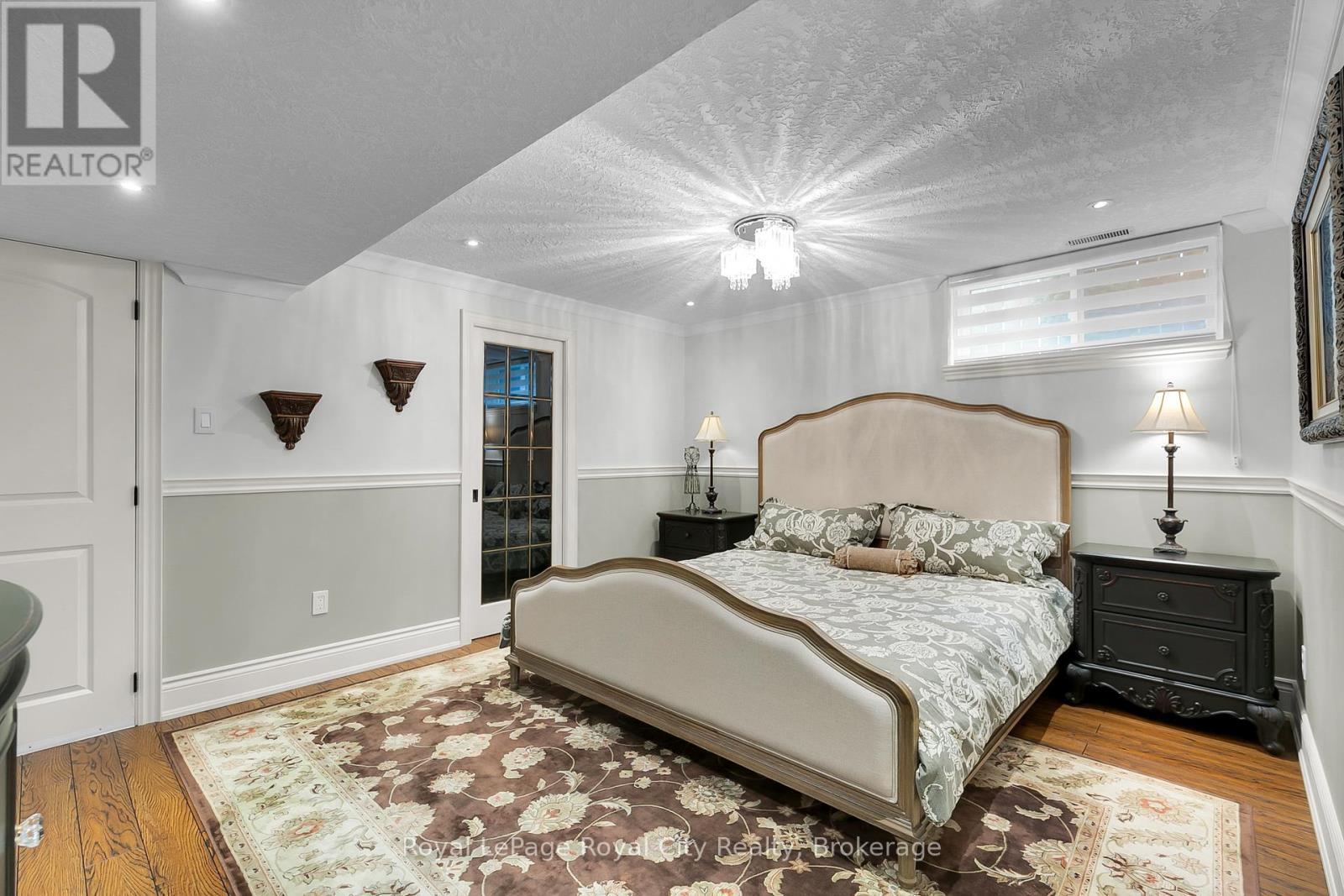 












18 WHITETAIL COURT

,
Guelph (Kortright East),




Ontario
N1L1H6

