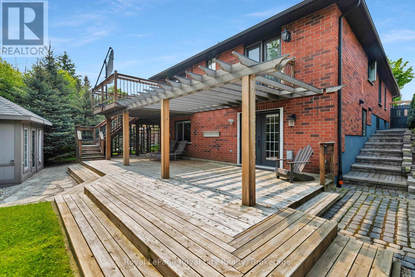 












18 WHITETAIL COURT

,
Guelph (Kortright East),




Ontario
N1L1H6

