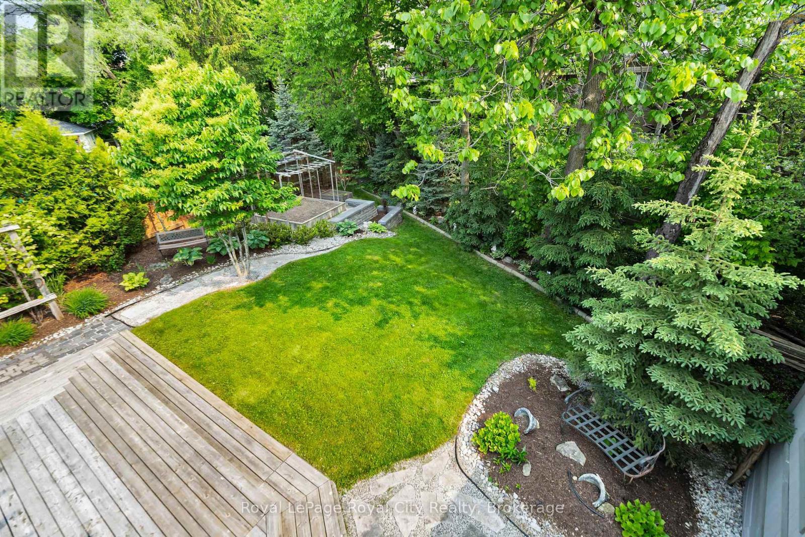 












18 WHITETAIL COURT

,
Guelph (Kortright East),




Ontario
N1L1H6

