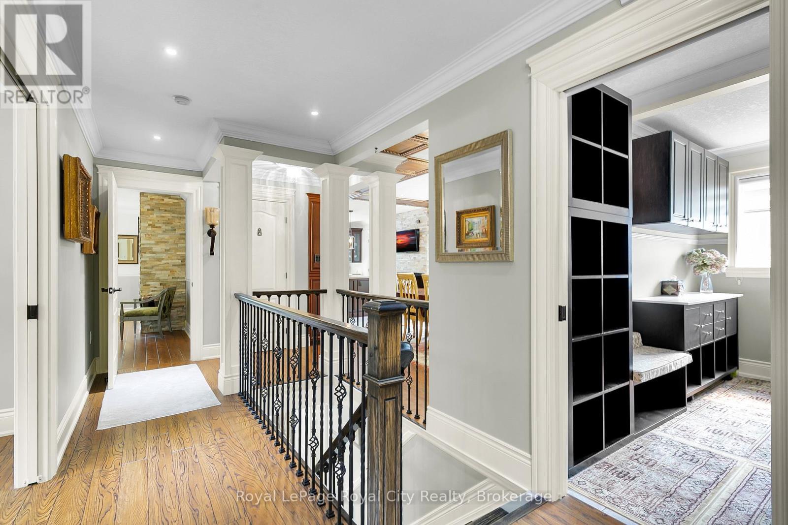 












18 WHITETAIL COURT

,
Guelph (Kortright East),




Ontario
N1L1H6

