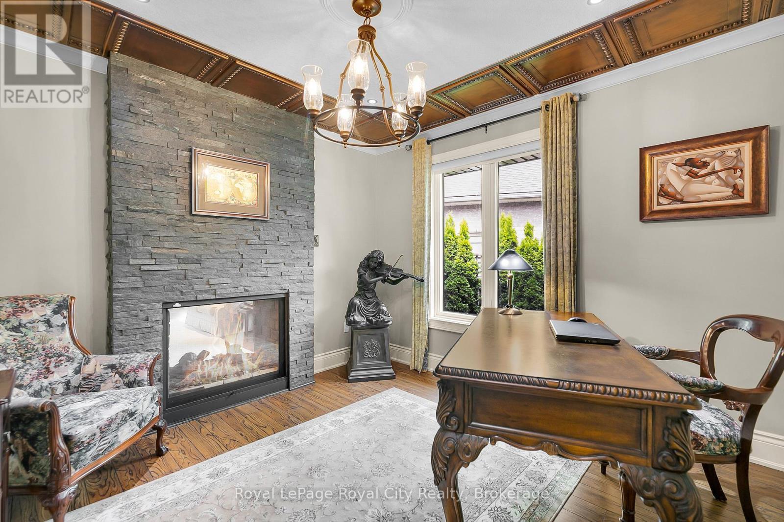 












18 WHITETAIL COURT

,
Guelph (Kortright East),




Ontario
N1L1H6

