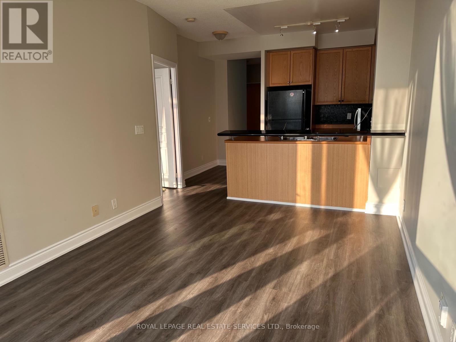 












2601 - 3939 DUKE OF YORK BOULEVARD

,
Mississauga,




Ontario
L5B4N2

